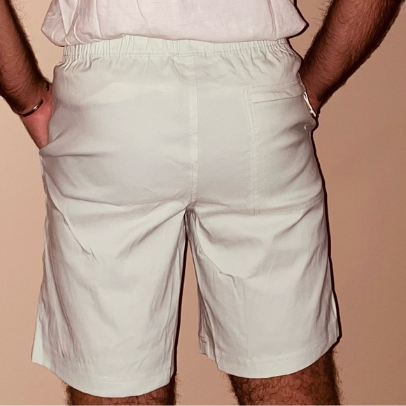 NEW North Face Shorts - Picture 2 of 4